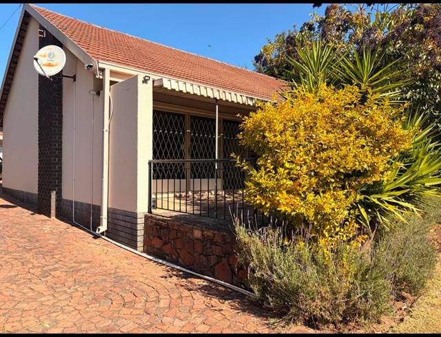 3 BEDROOM PROPERTY TO RENT IN ALPHEN PARK
